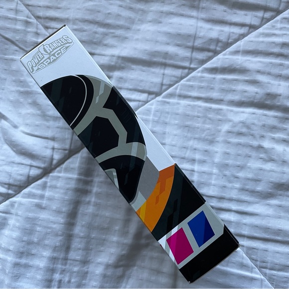 Power Rangers Lightning Collection - In Space Black Ranger - Picture 2 of 6